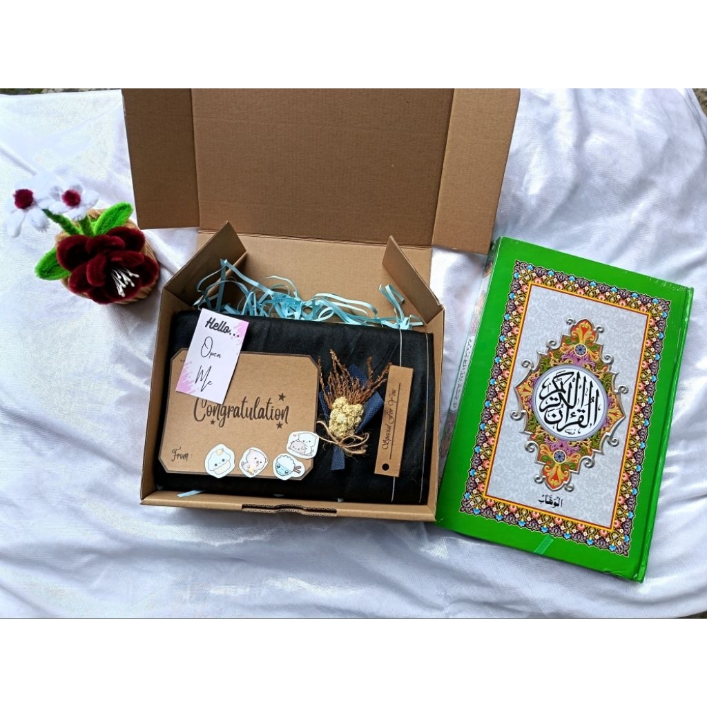 Hampers Cowok Sarung+ALQURAN | Kado Ulang Tahun Cowok, Wisuda, Anniversary, Wedding, dll