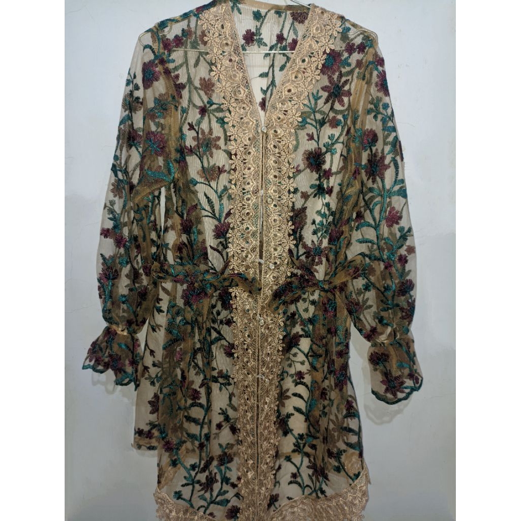 Baju brokat wanita