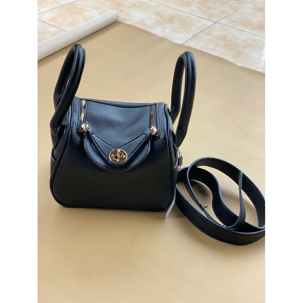 TAS SELEMPANG WANITA MERK HONYAN