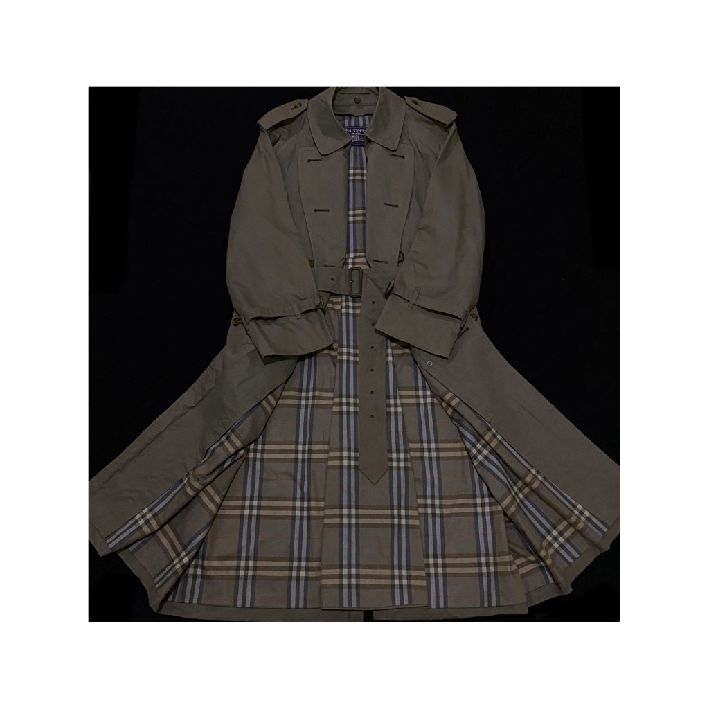 Coat Burberry Original (Like New) / Trench Coat Burberry / Coat Branded