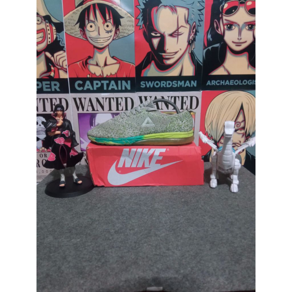 sepatu Peak running second