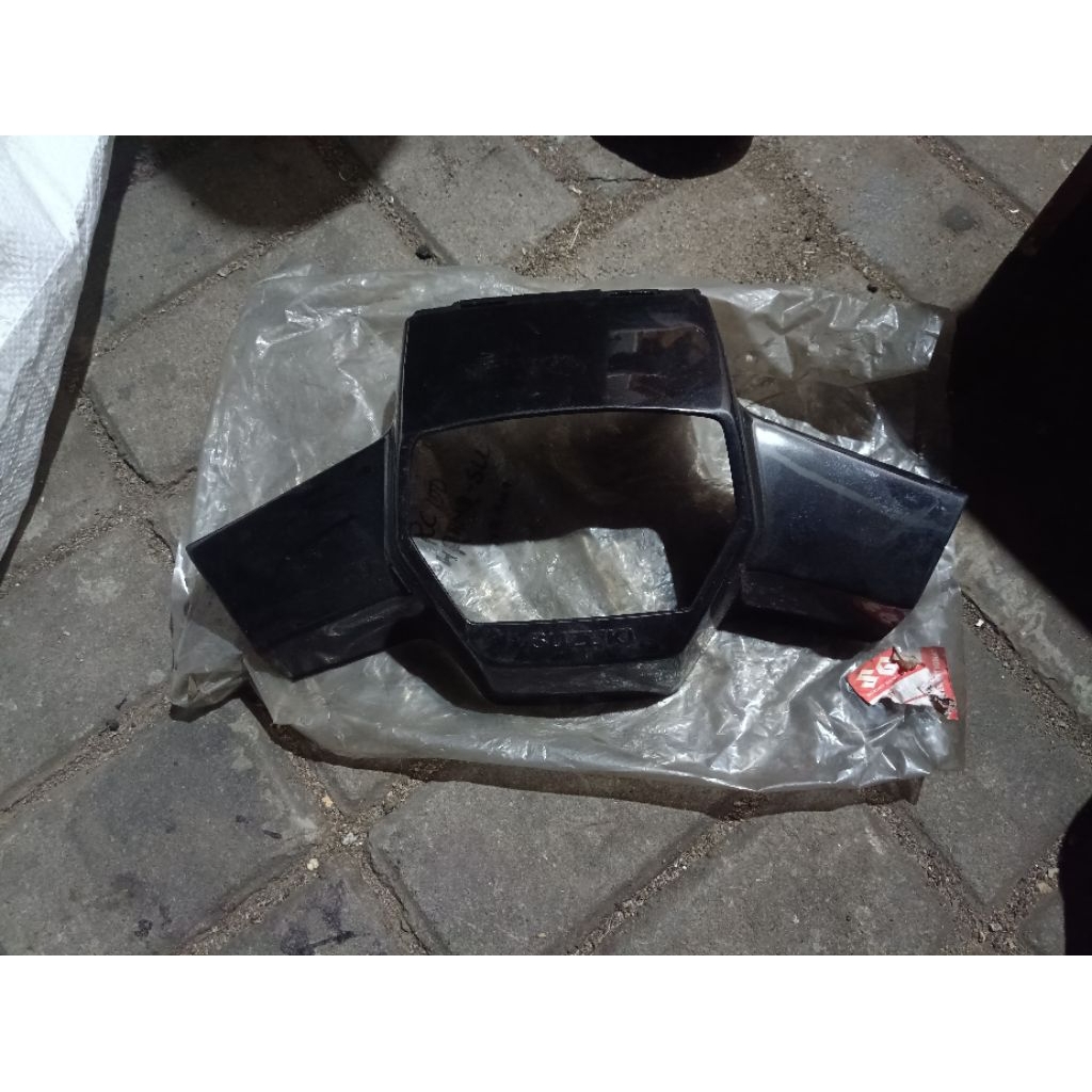 Batok kepala totok depan atas motor Suzuki rc 100 bravo black bravo spirit original ORI baru Suzuki 