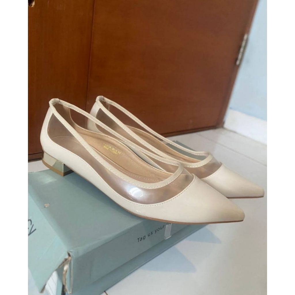 sepatu wanita hak pendek