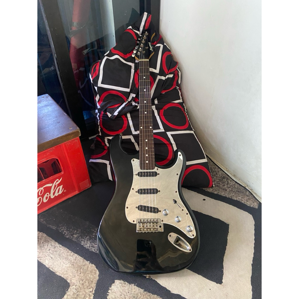 Gitar Legacy Stratocaster Black Mirror Original