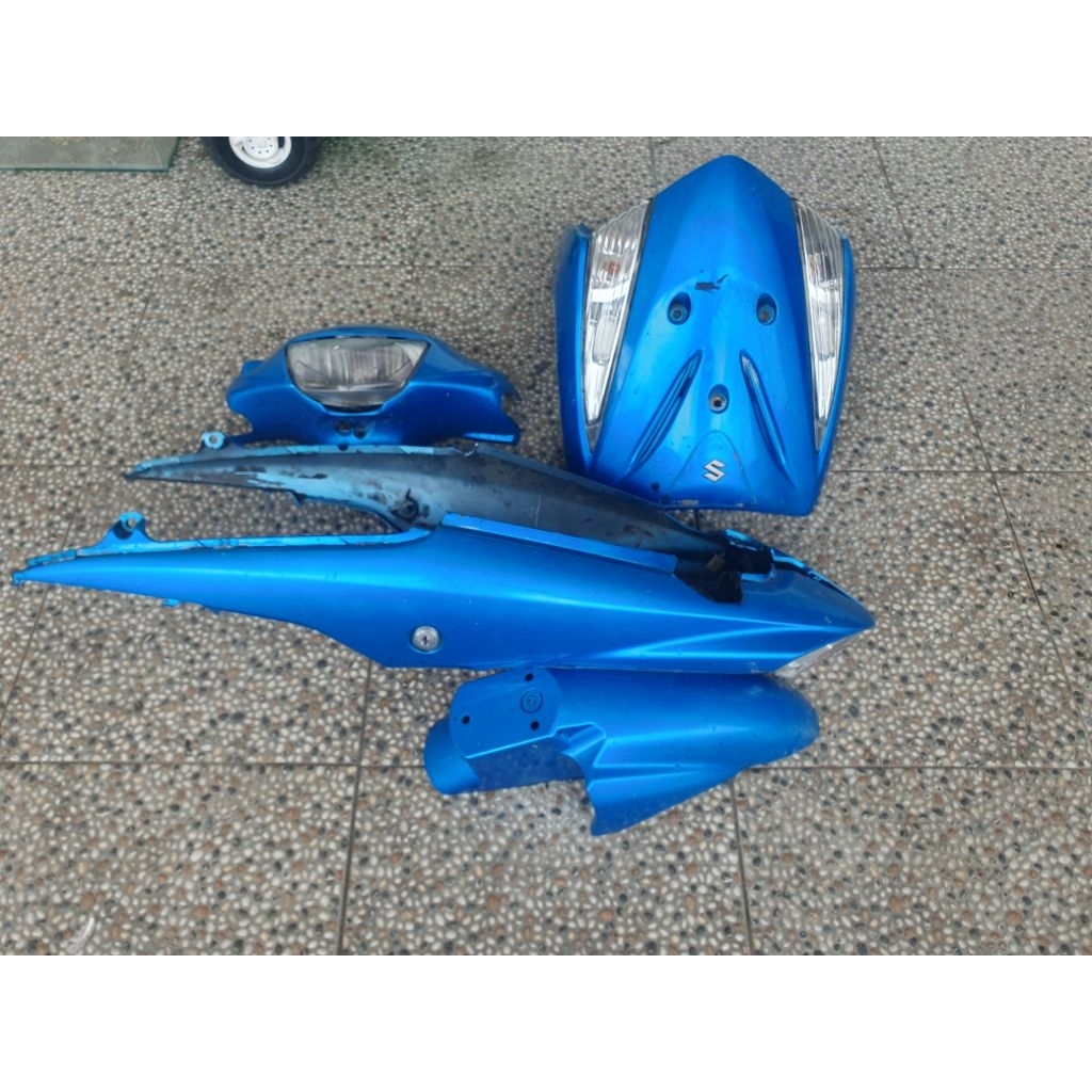 Body set halus (batok kepala. sayap. body belakang) cat biru original suzuki spin 125