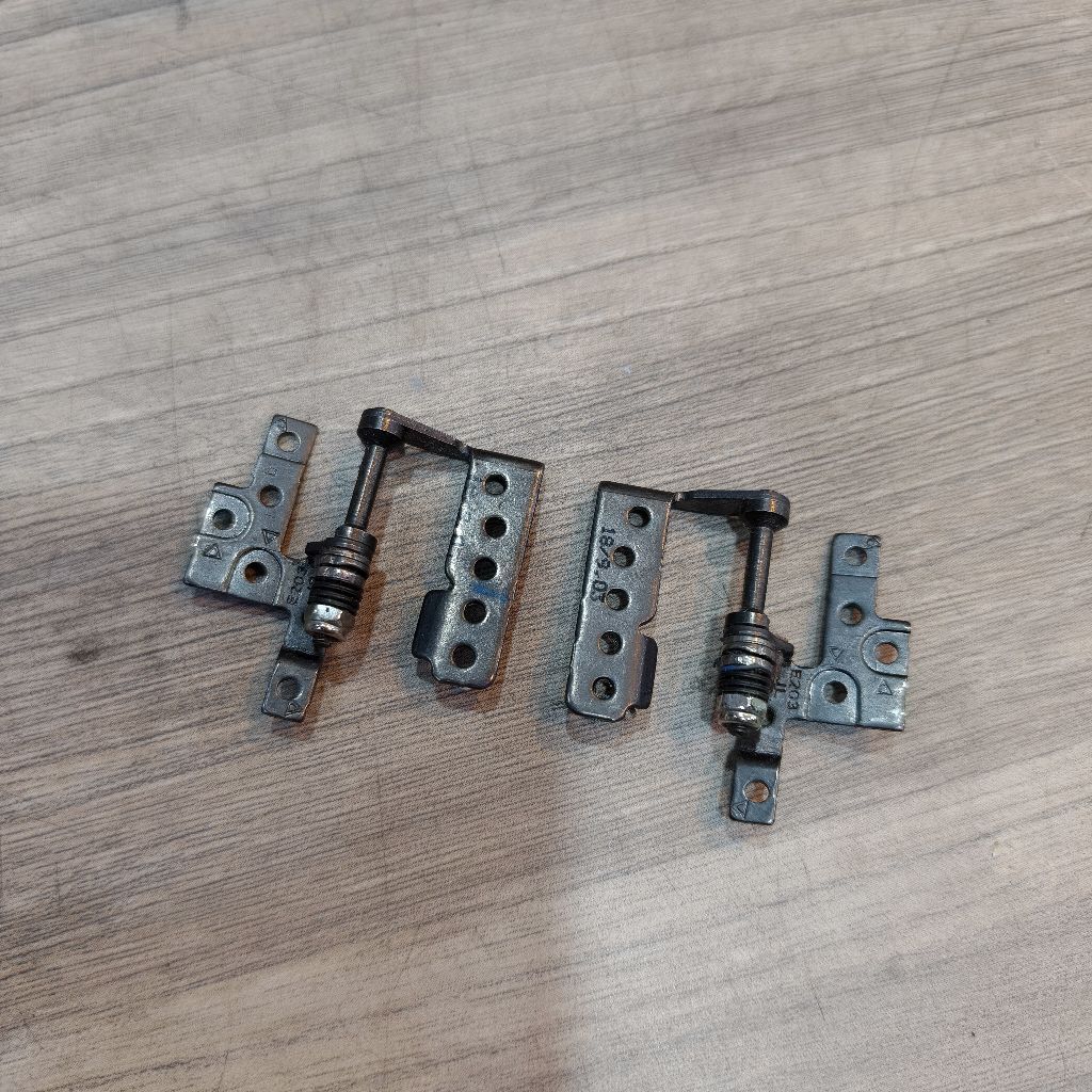 Engsel Asus E203NAH kondisi second masih bagus