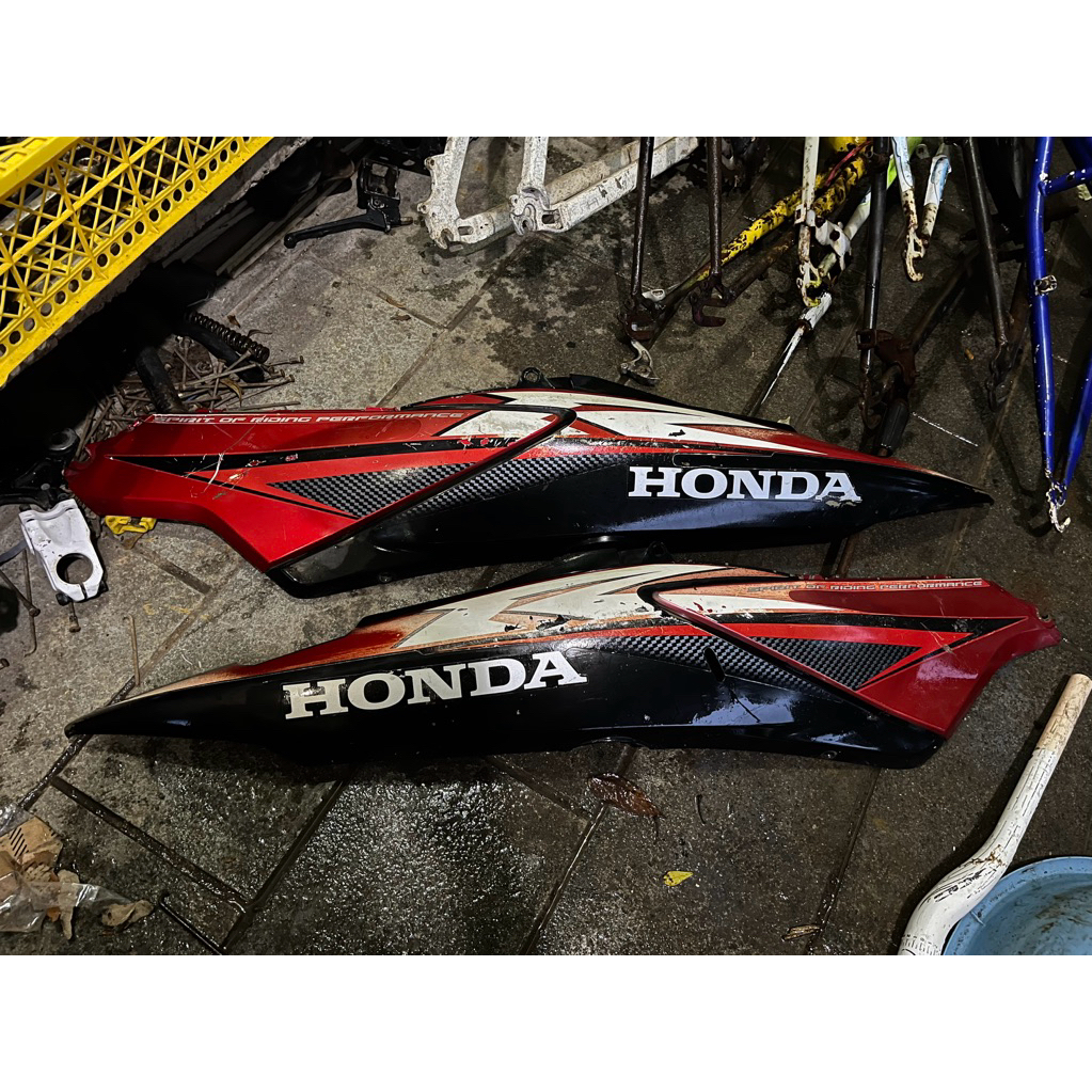 COVER BODI BODY BELAKANG HONDA SUPRA X 125 OLD. LAMA. BATMAN ORIGINAL