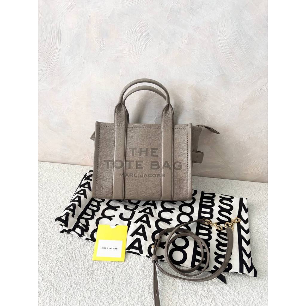 (PRELOVED) Marc Jacobs Small Traveller Tote Bag Leather Cement Grey