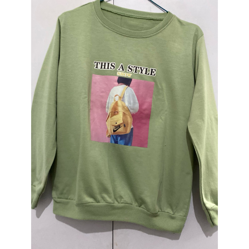 Baju Kaos Lengan Panjang Sage Green Preloved