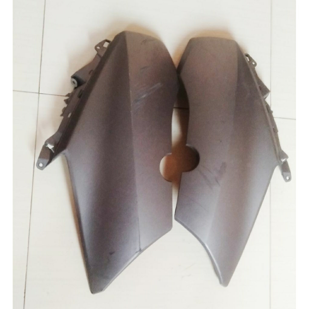 Body bodi cowling cover lampu depan kiri kanan Yamaha X-Max xmax bekas original abu dop dof
