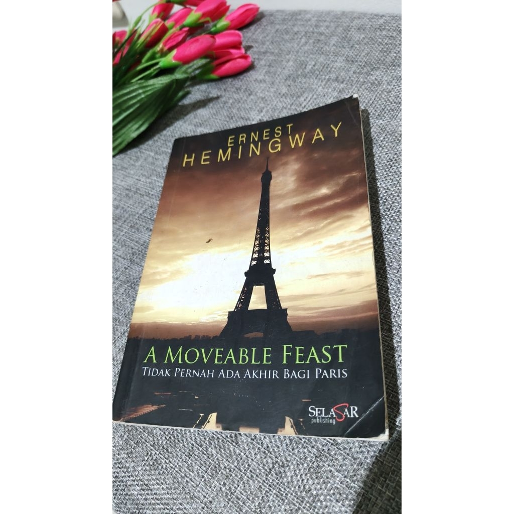 Preloved Buku A Moveable Feast