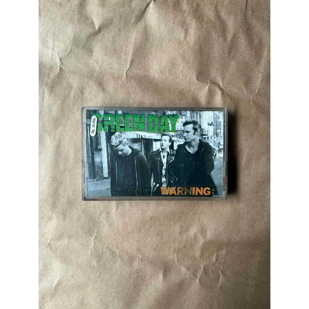 Kaset Pita Green Day Album Warning
