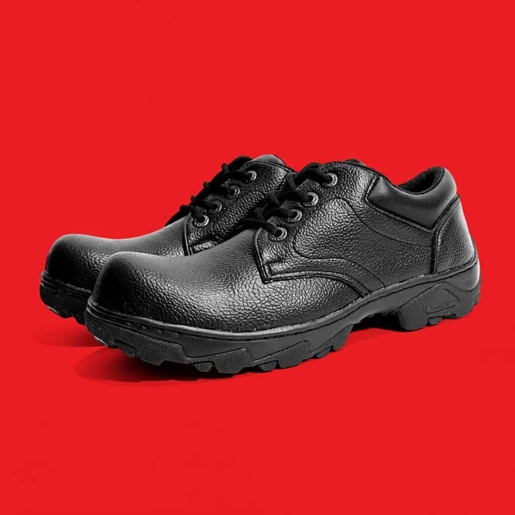 seaptu septi sepatu septu ujung besi