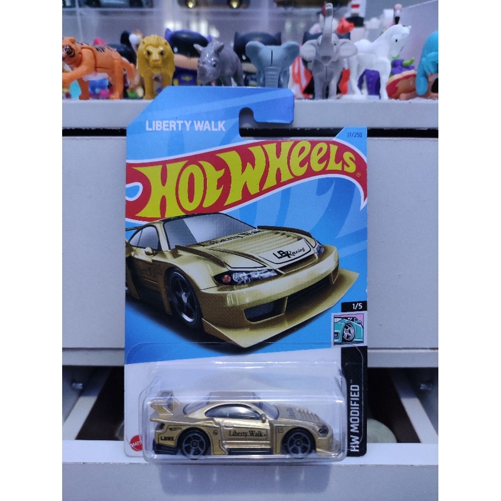 Hot wheels LBWK - Nissan Silvia Silhouette (S15) Gold