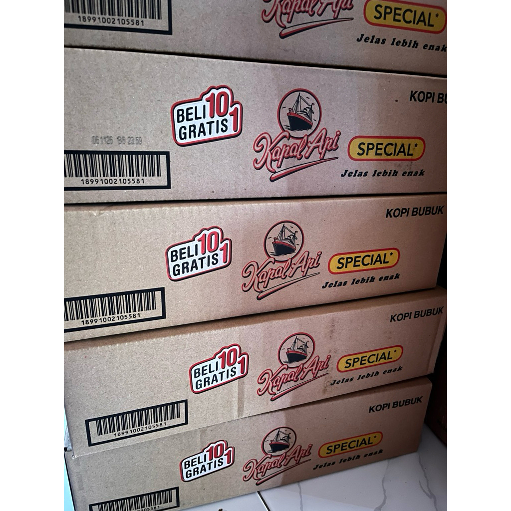 1 dus Kopi Kapal api mini kemasan sachet, beli 10 gratis 1