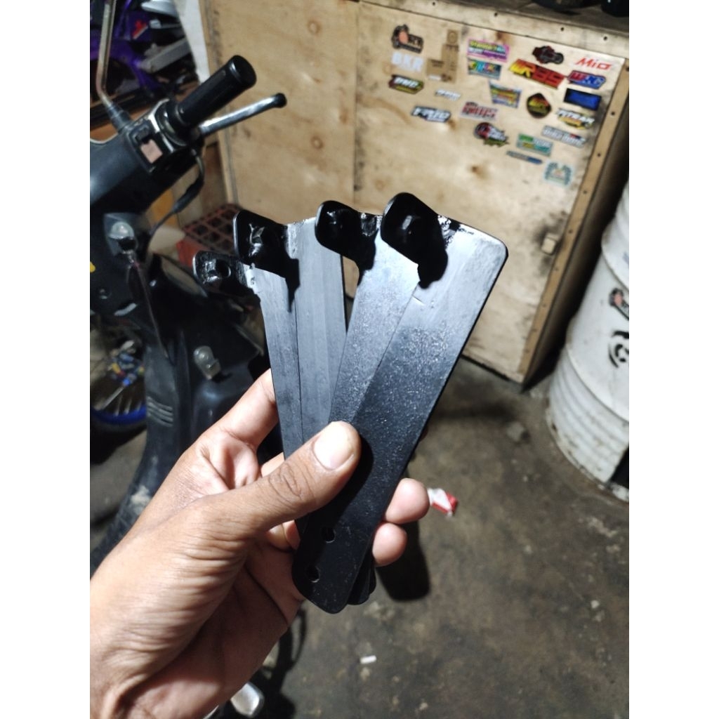 Breket dudukan spakbor depan mio sporty custom