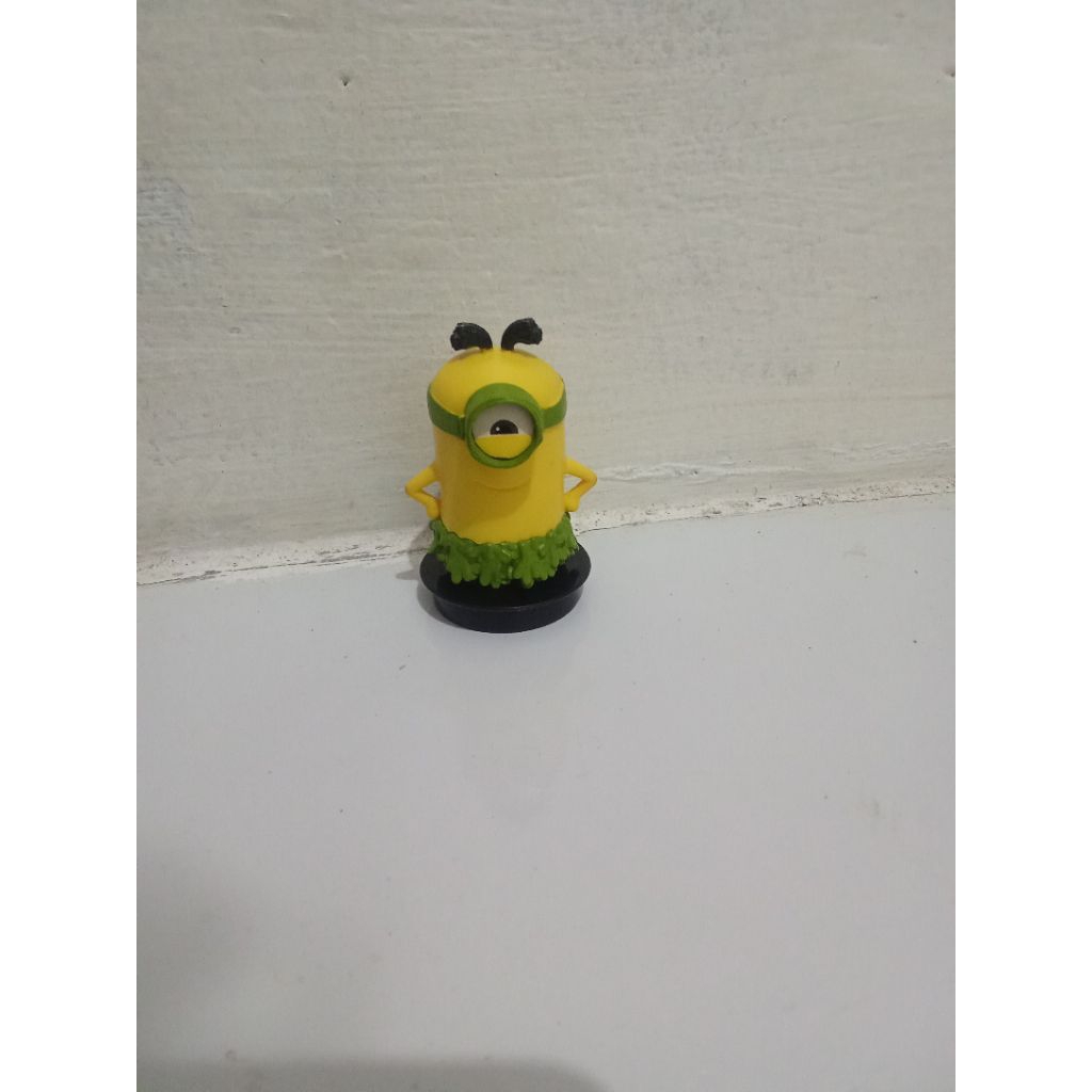 mainan figure Minions Toper