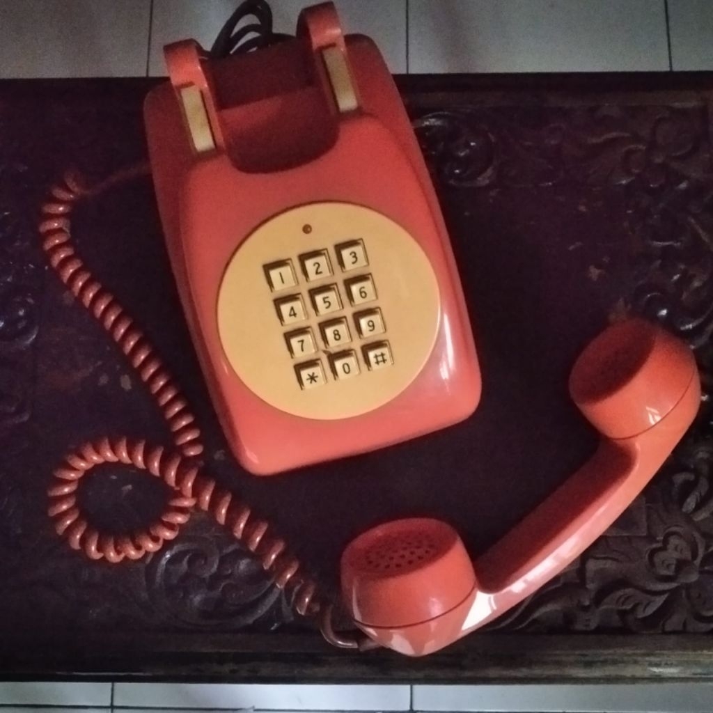 Telepon rumah telepon kabel jadul antik  lawas kuno