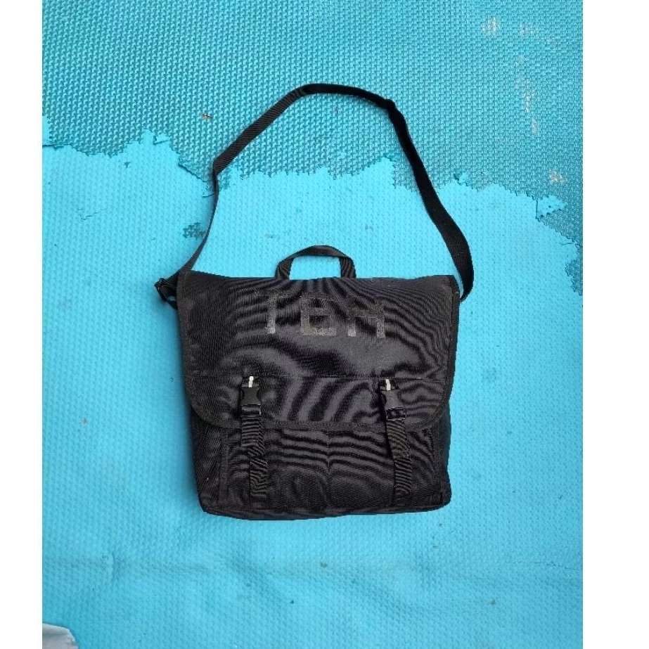 Messenger bag/Selempang/Tas Pria Cowok/Tas Kerja Kuliah Sekolah/Tas Casual Second ORI Brand THE EART
