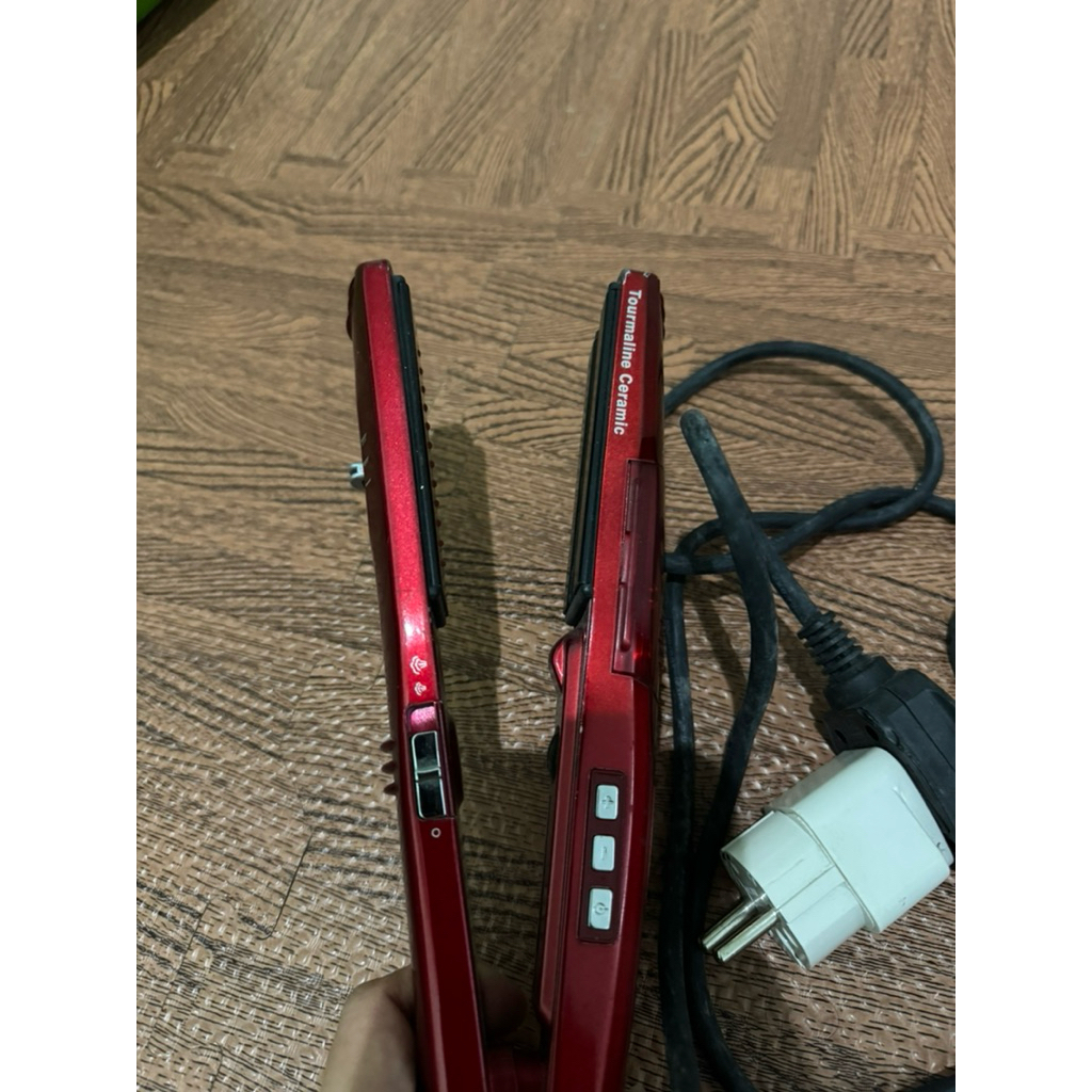 preloved catokan Vidal Sassoon Magic Shine Ionic Steam Straightener - VS2034Hr