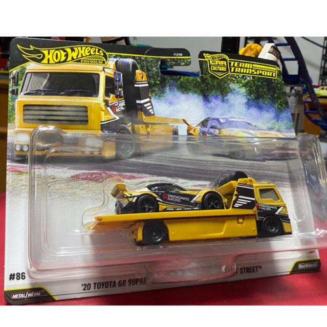 Hot Wheels Langka Car Culture Team Transport 2020 Toyota GR Supra dan Fleet Street