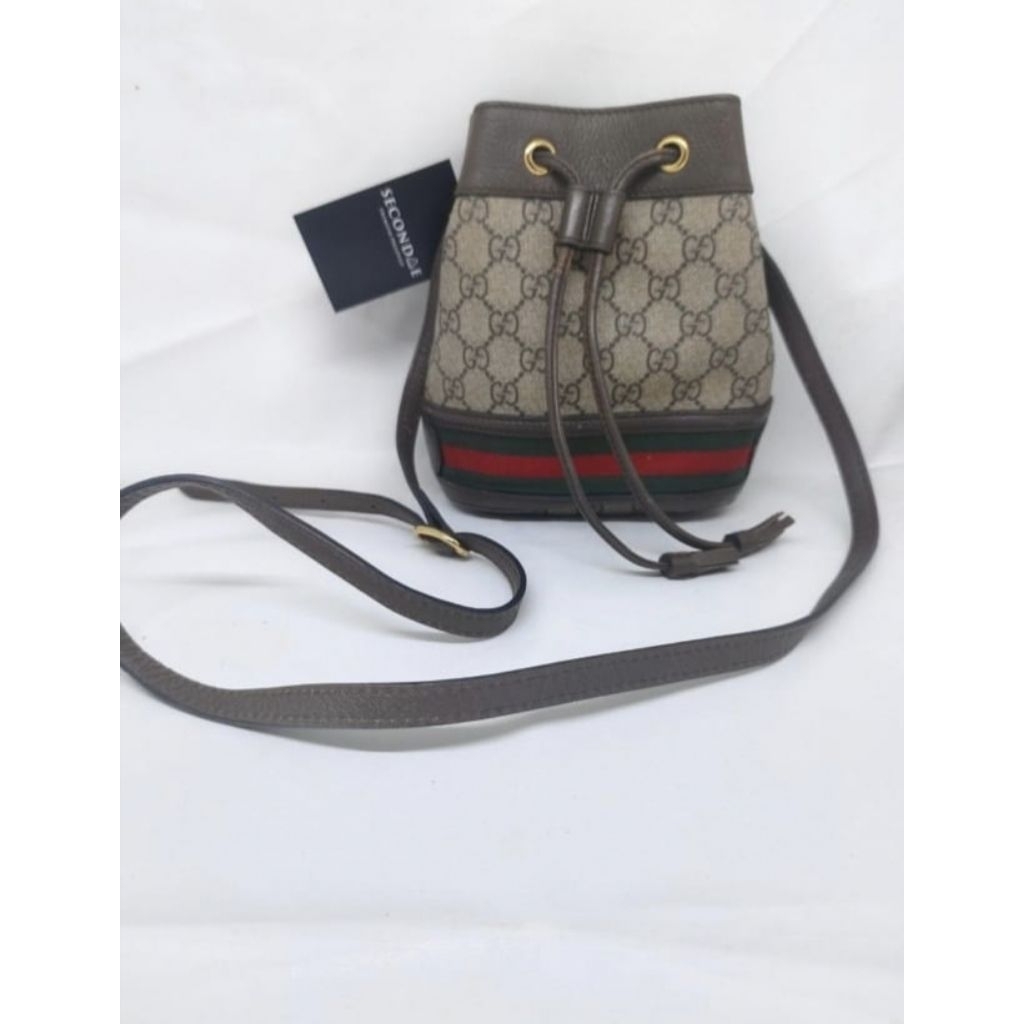 gucci serut mini sling like new
