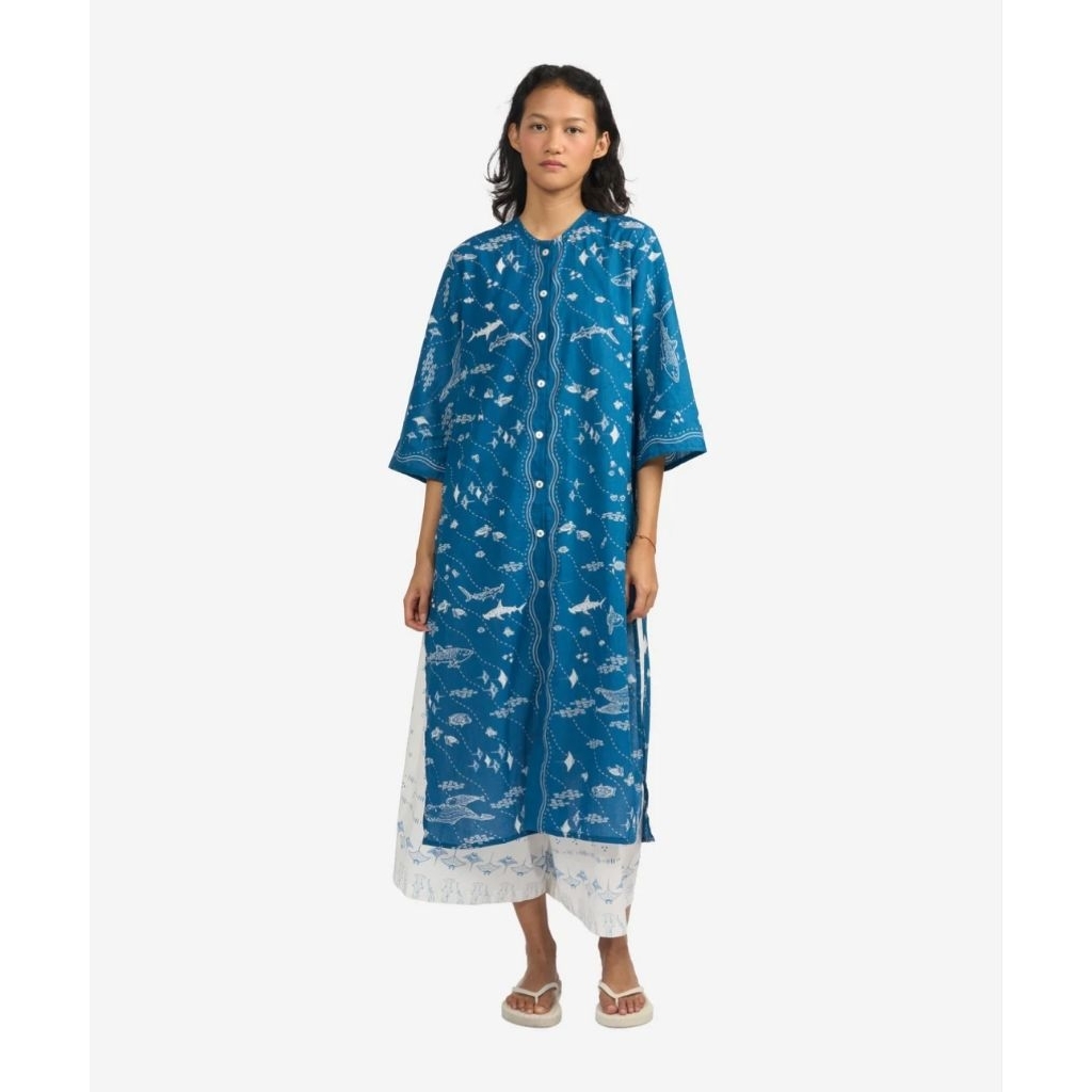 baju panjang Samudra Sejauh mata memandang