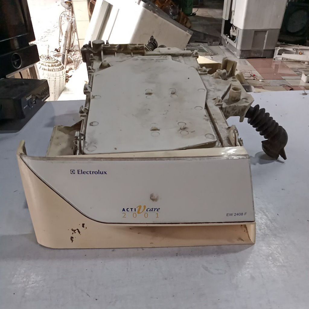 tempat laci mesin cuci Electrolux EW2408F