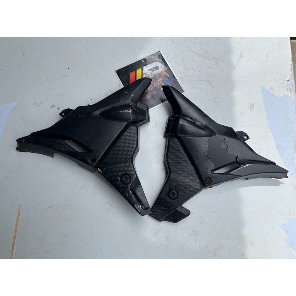 Tutup aki tempong kempolan bodi kasar samping kanan kiri Honda verza orisinal bekas copotan motor