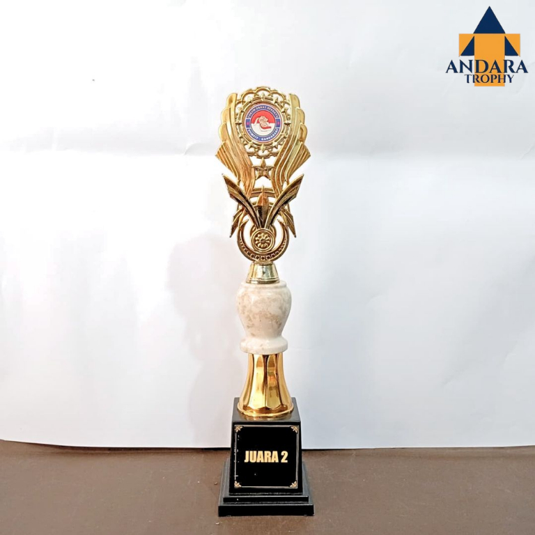 PIALA JUARA KELAS PIALA KEJUARAAN LOMBA