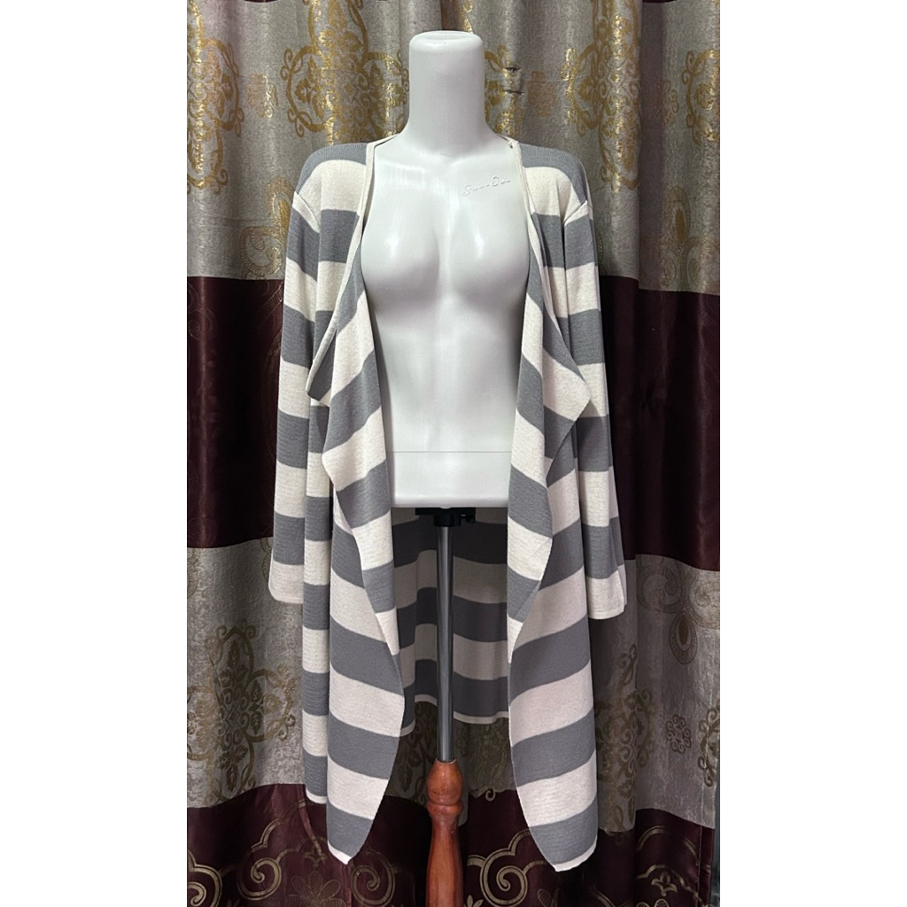 preloved cardigan layer / long outer knitwear / rajut salur wanita warna abu putih