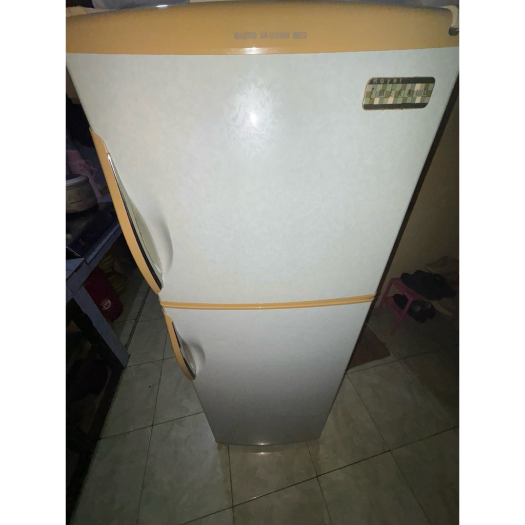 DIJUAL KULKAS AQUA SANYO 2 PINTU SR-LV239N