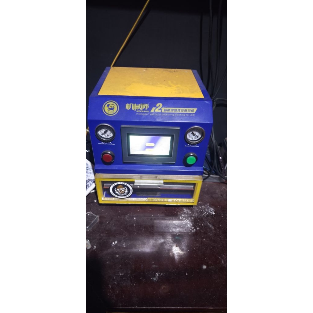 laminating lcd mechanic