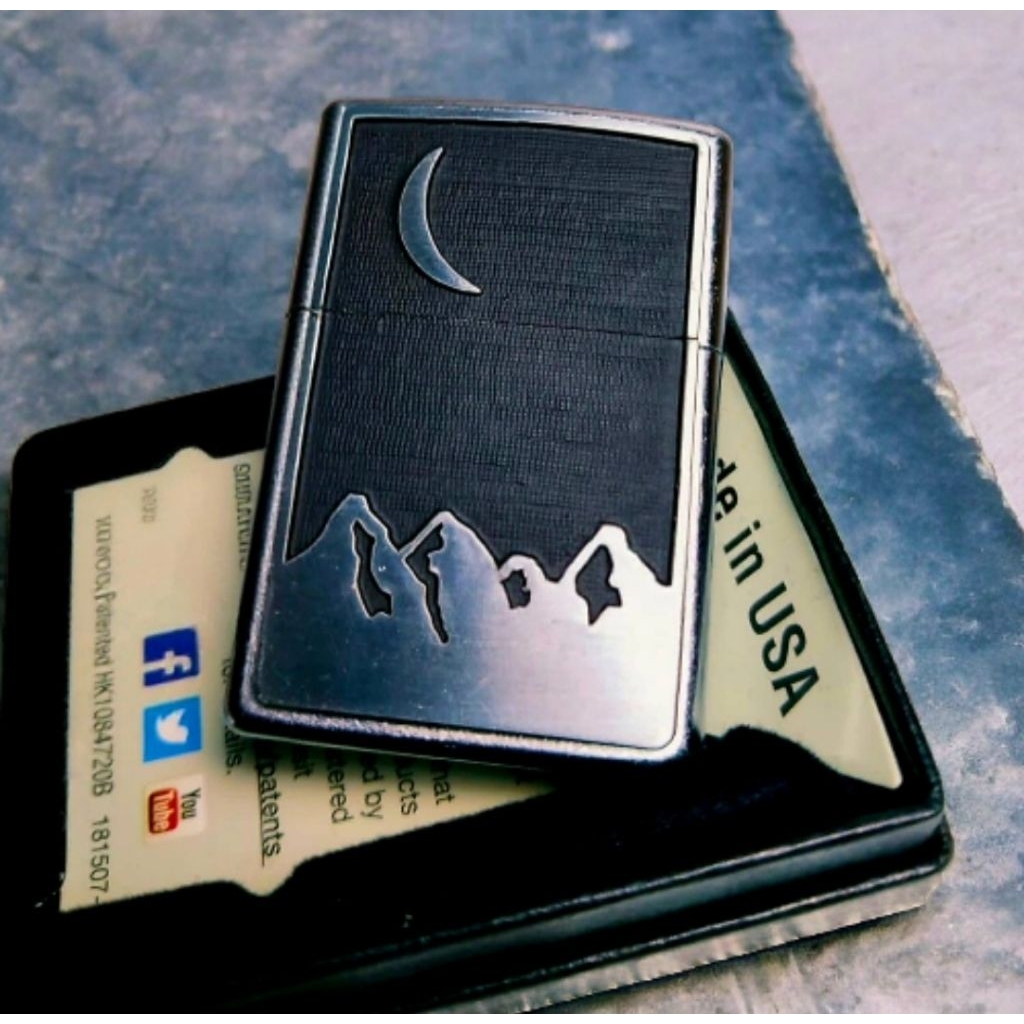 Zippo Original Moalboros Moon Over MountainRARE 2000
