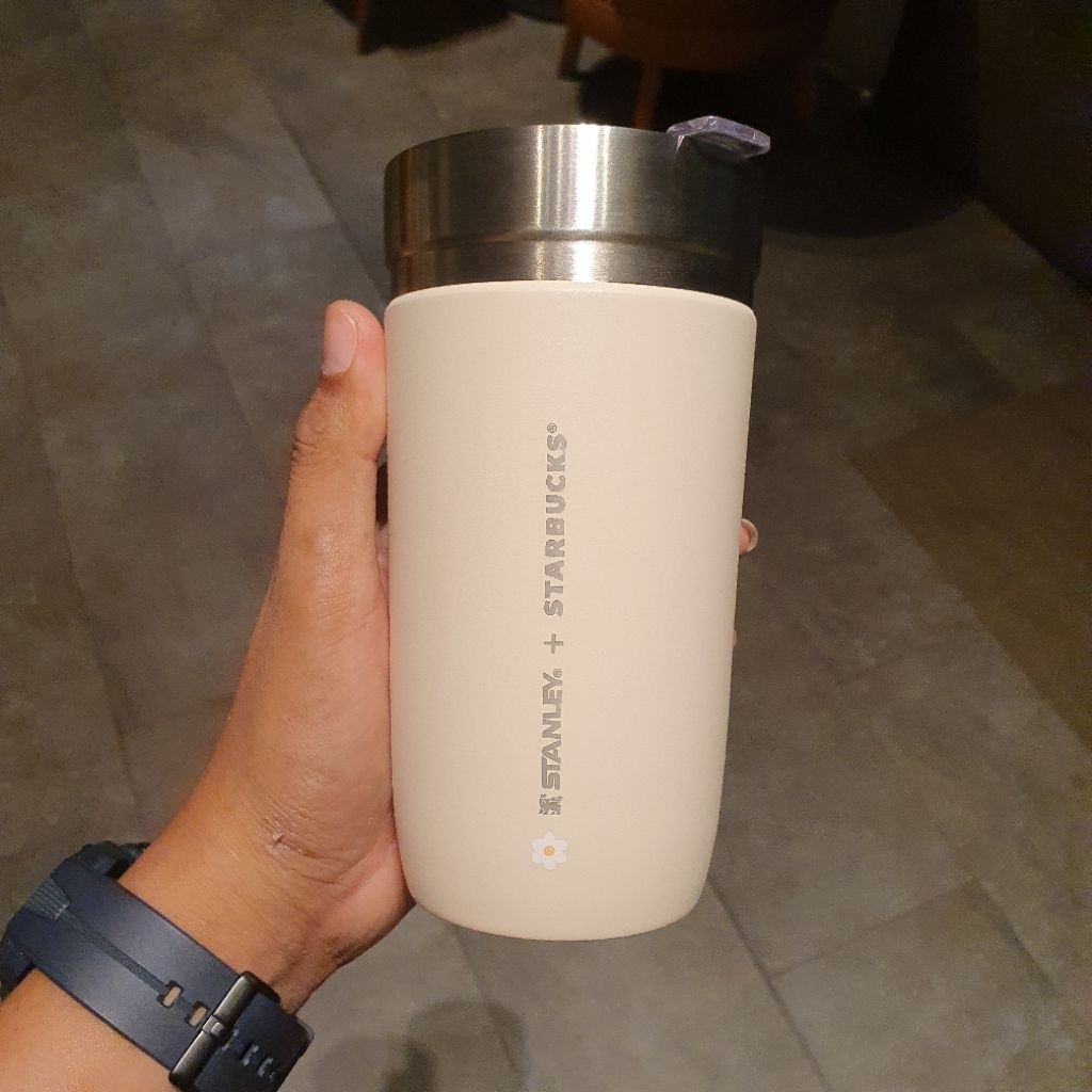 Tumbler Starbucks Ponies Lunar 2026 Stanley