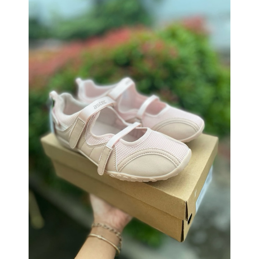 astec Mary Jane Sneakers