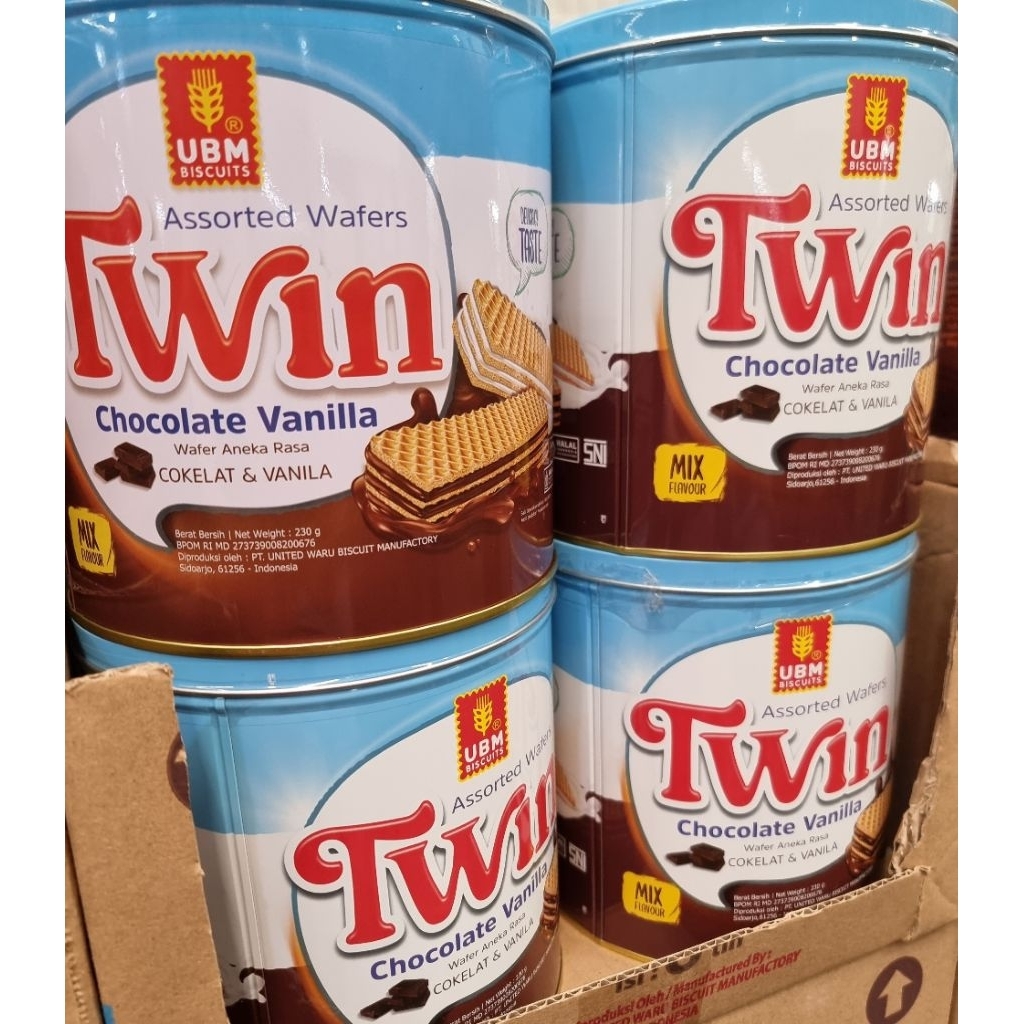 Twin wafer UBM rasa coklat vanila mix