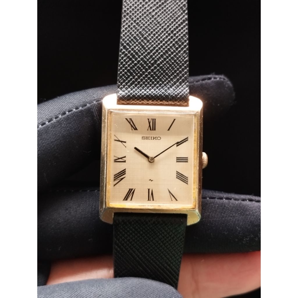 SEIKO TANK CHARIOT ROMAN Ref. 2220-3190 | SGP Kirazuri Dial | Japan Made 1977's | Rare Collectors Pi