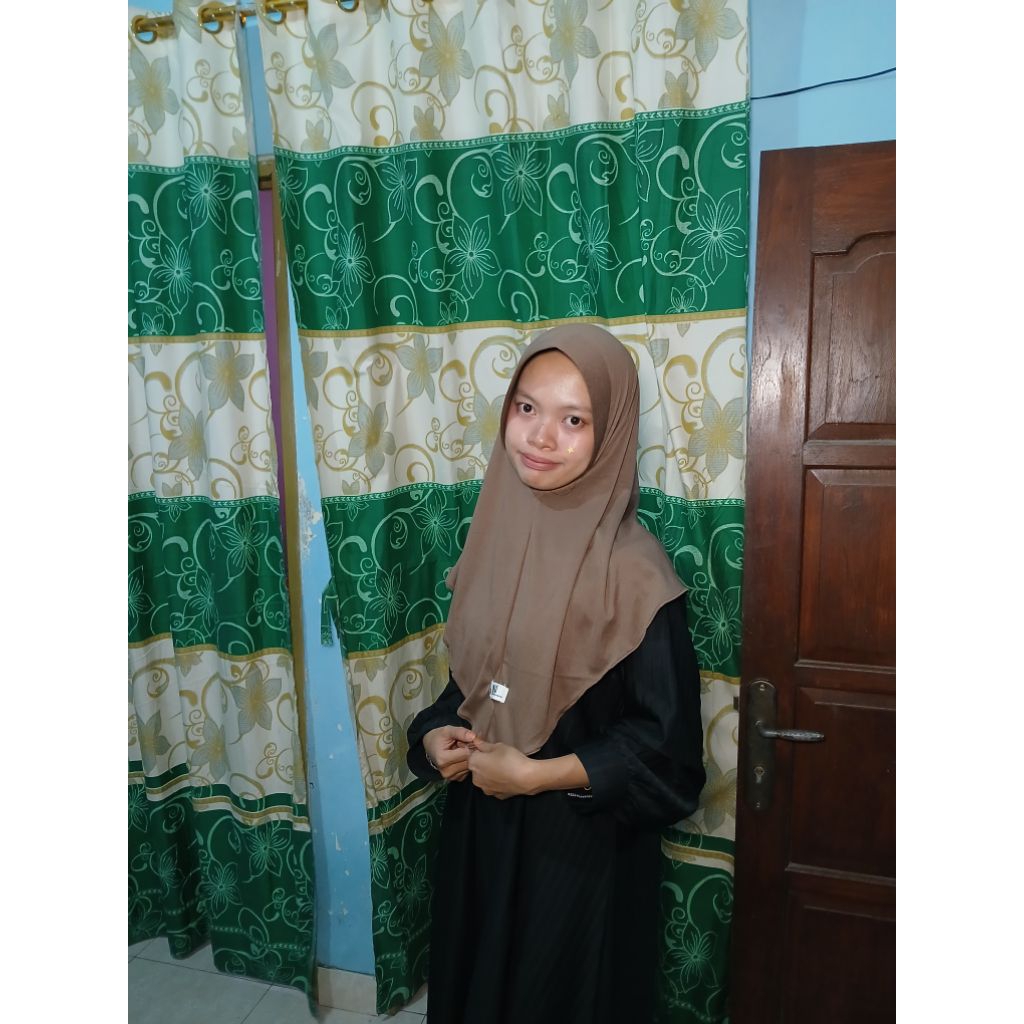 melnuva jilbab bergo pet size L jilbab bergo pet ringan jilbab bergo nyaman jilbab bergo pet olahrag