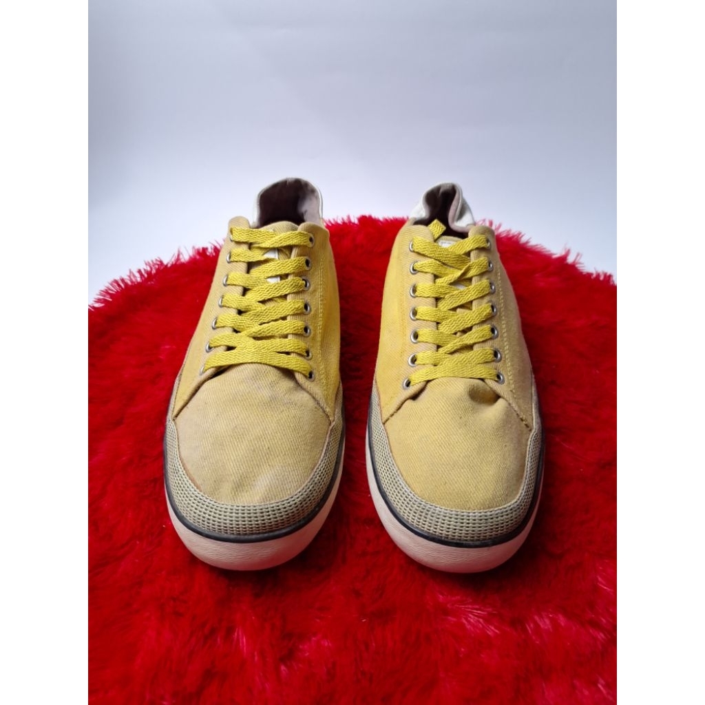 Sepatu Kets Kanvas kuning pria fitflop Ukuran 43