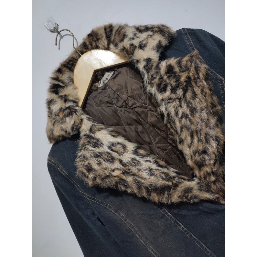 Jaket Jeans Model Blazer Motif Leopard