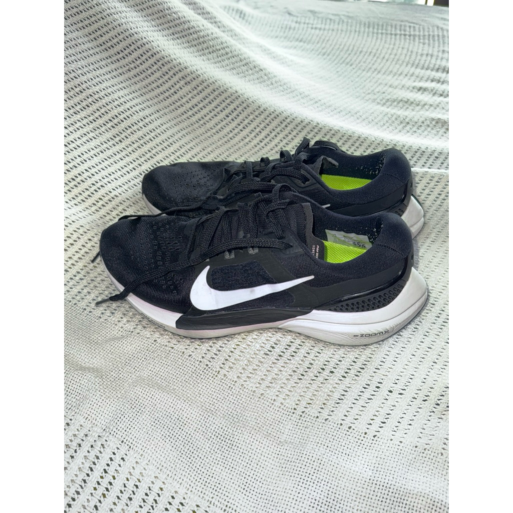 Nike Air Zoom Vomero 15 Running Shoes