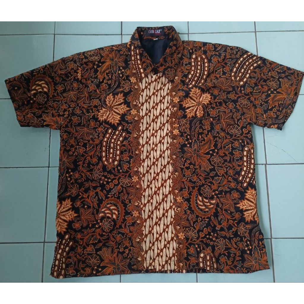 Kemeja Batik Halus lengan Pendek Pria.