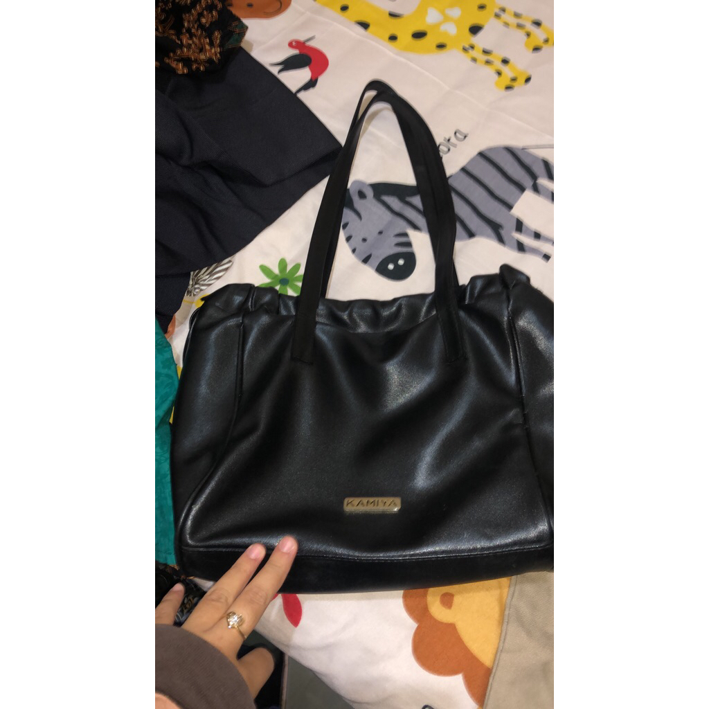 tas hitam kamiya