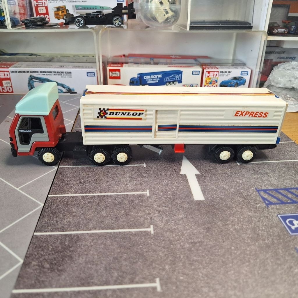 Diecast Diapet Yonezawa Isuzu Truck Dunlop Express 1/55 Super Rare Murah