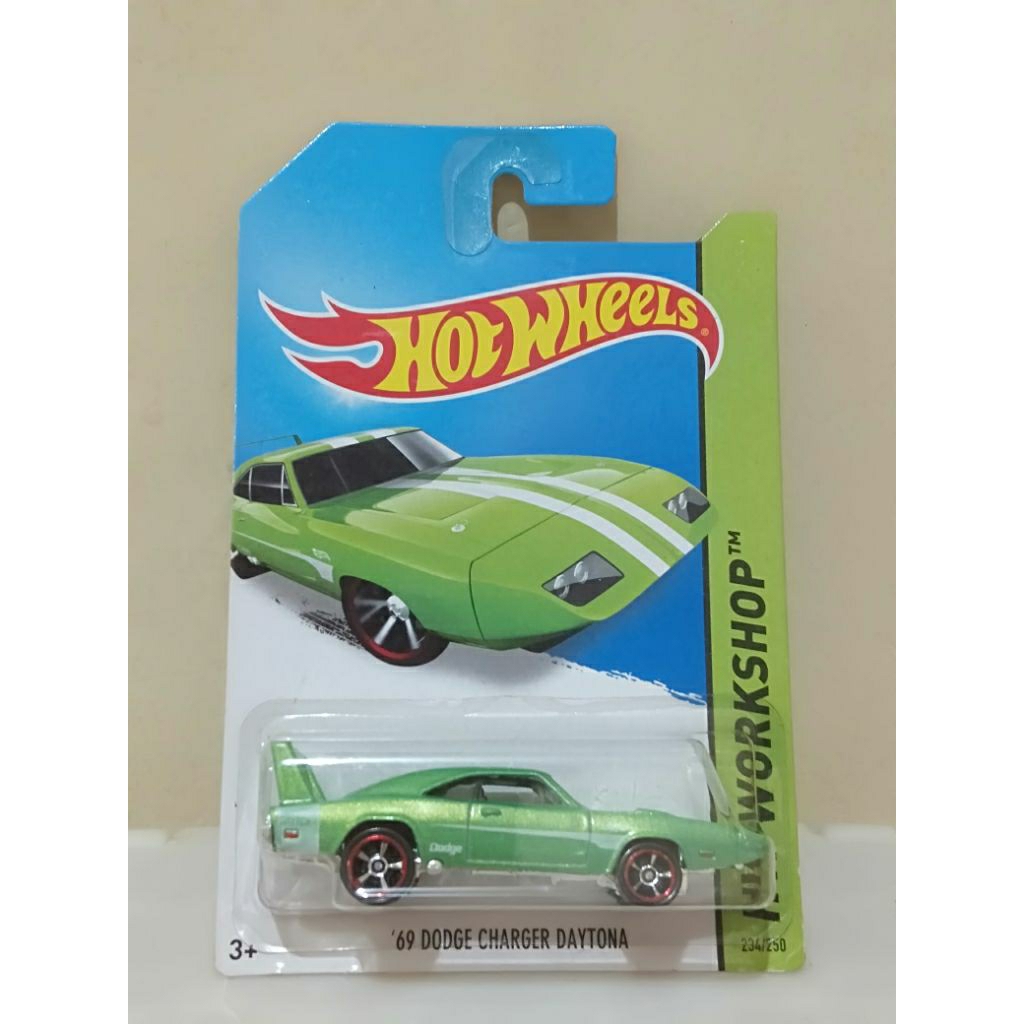 Hotwheels 69 Dodge Charger Daytona