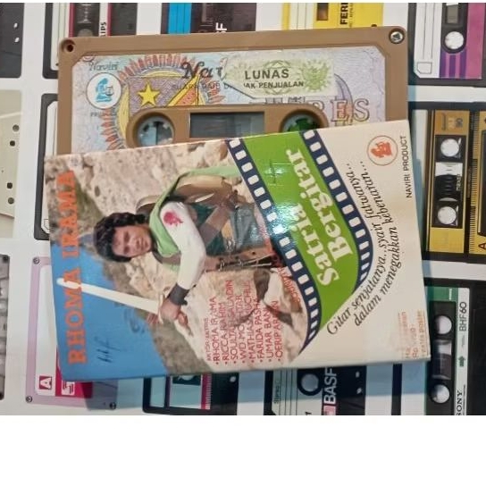 KASET PITA RHOMA IRAMA SATRIA BERGITAR