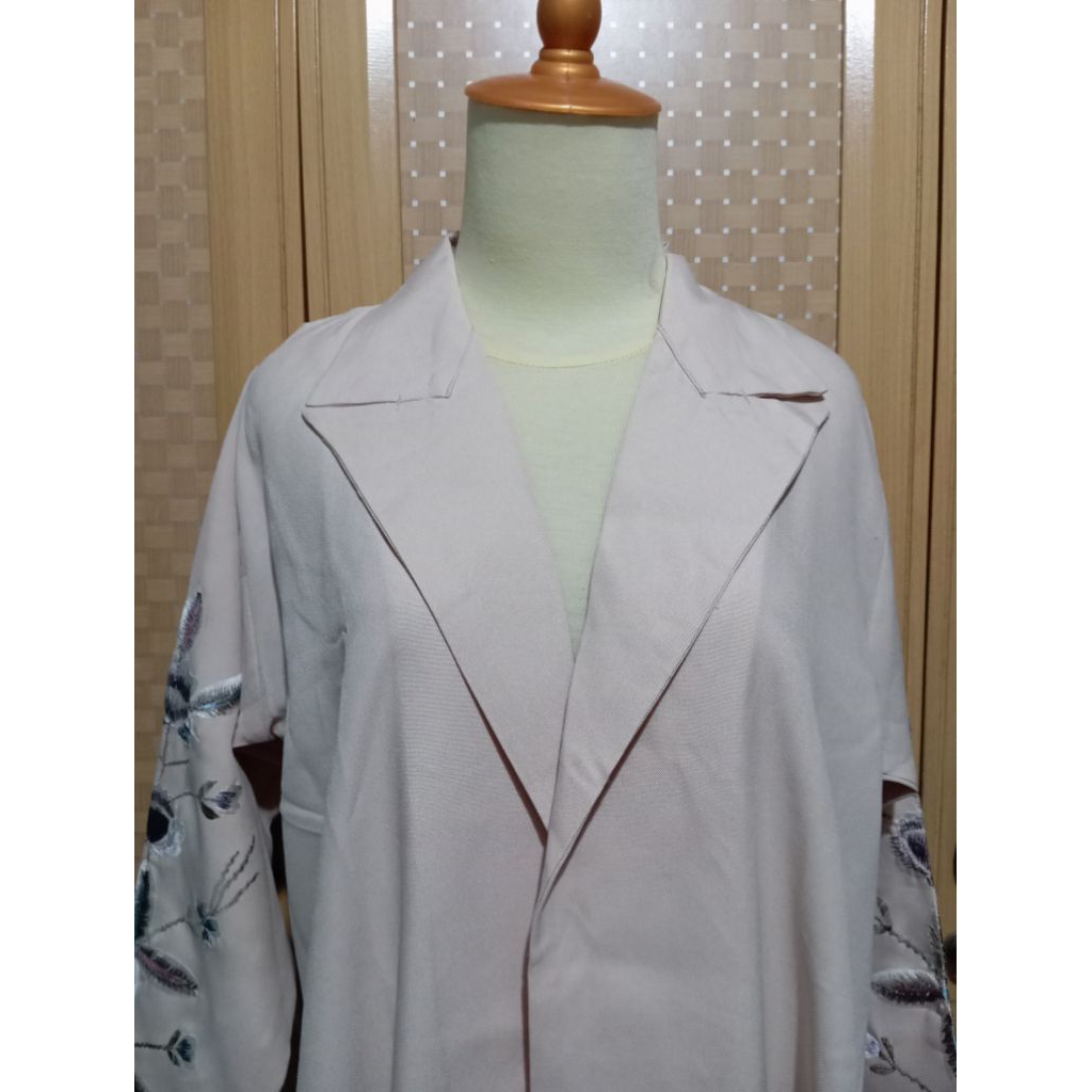 Outer Kerah Bordir Cantik (Preloved)