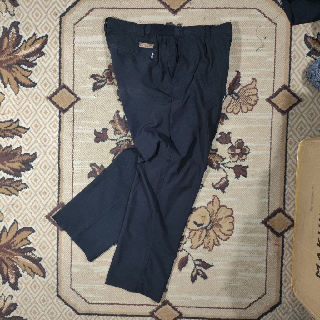 CELANA GOLF CELANA SECOND