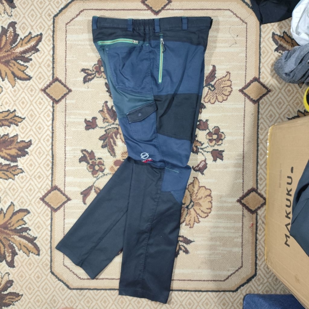 CELANA HIKING CELANA OUTDOOR SECOND BLACKYAK